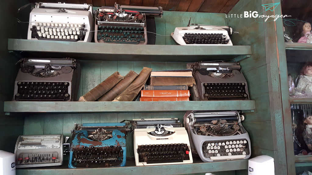  Exhibition of antique typewriters at Buin Zoo