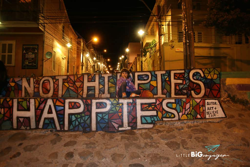 happies no hippies wallpainting Valpariso